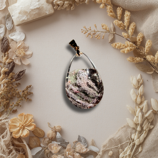 Scenic Phantom Crystal Pendant – Purplish Green with Red Tinge
