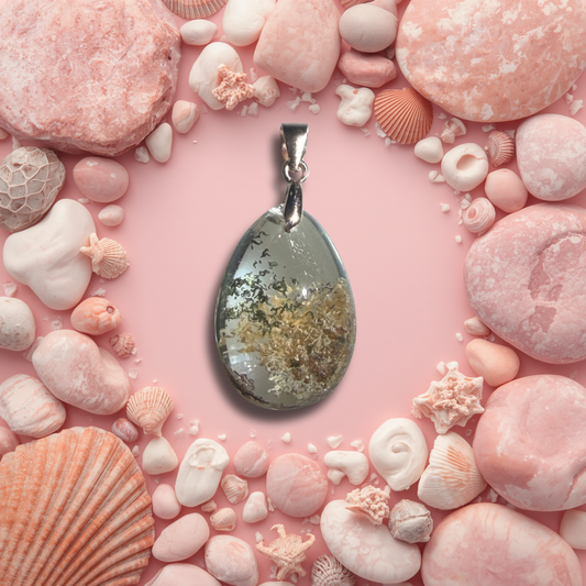 Scenic Phantom Crystal Pendant – Peachy White with Green Floaties